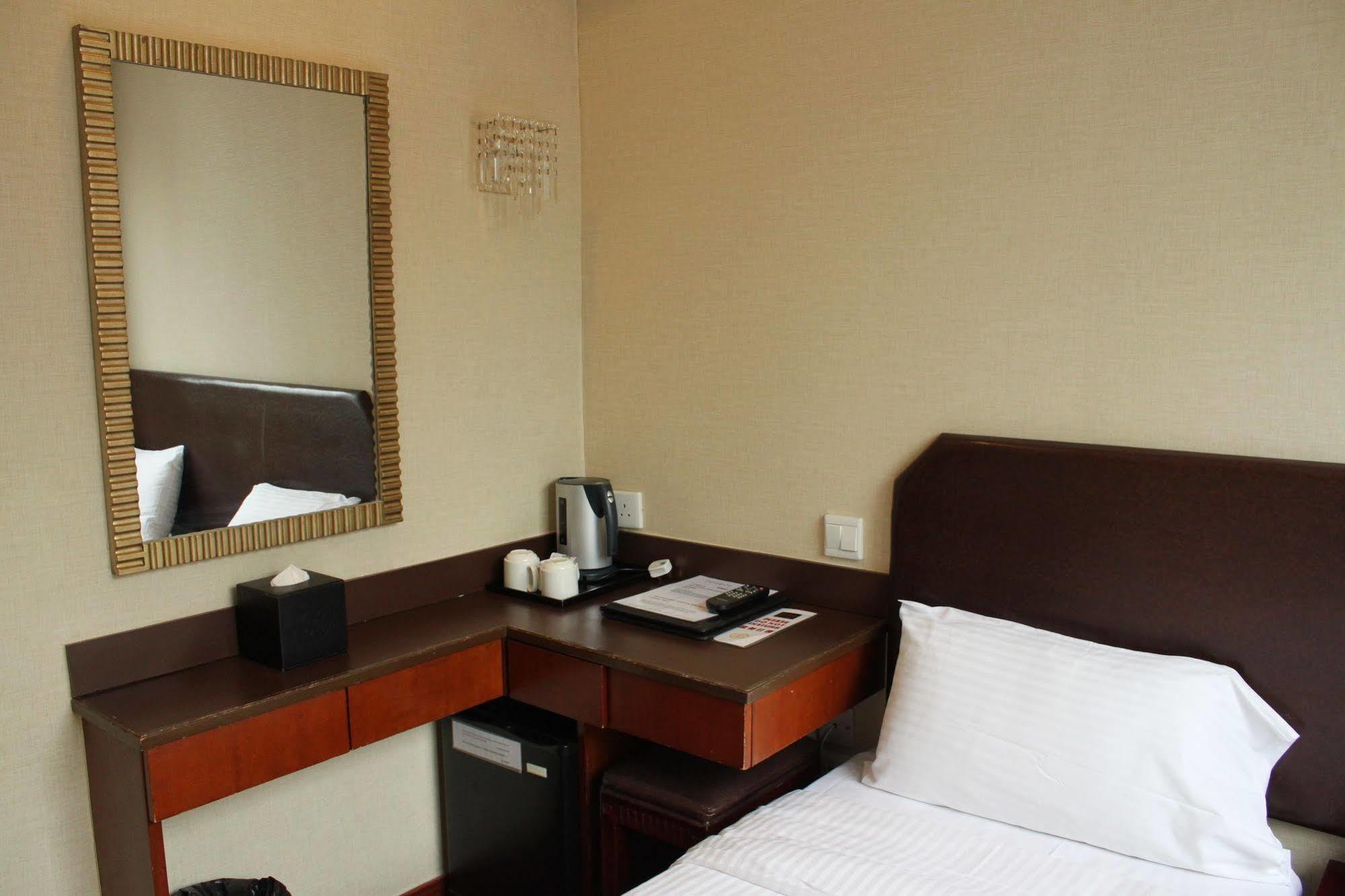 Oriental Lander Hotel Kowloon (Hong Kong) Exterior foto